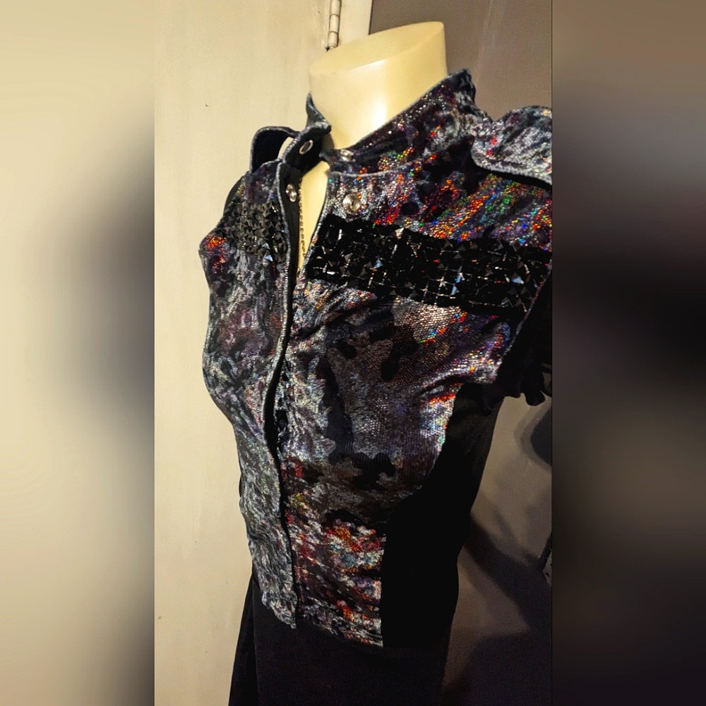 WeissMan rave club festival sleeveless button goth camo medium Y2K holographic